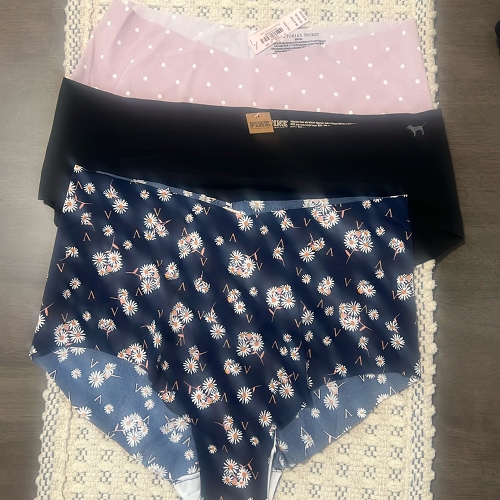 A) 3 victoria brief/ slip victoria secret (panties)